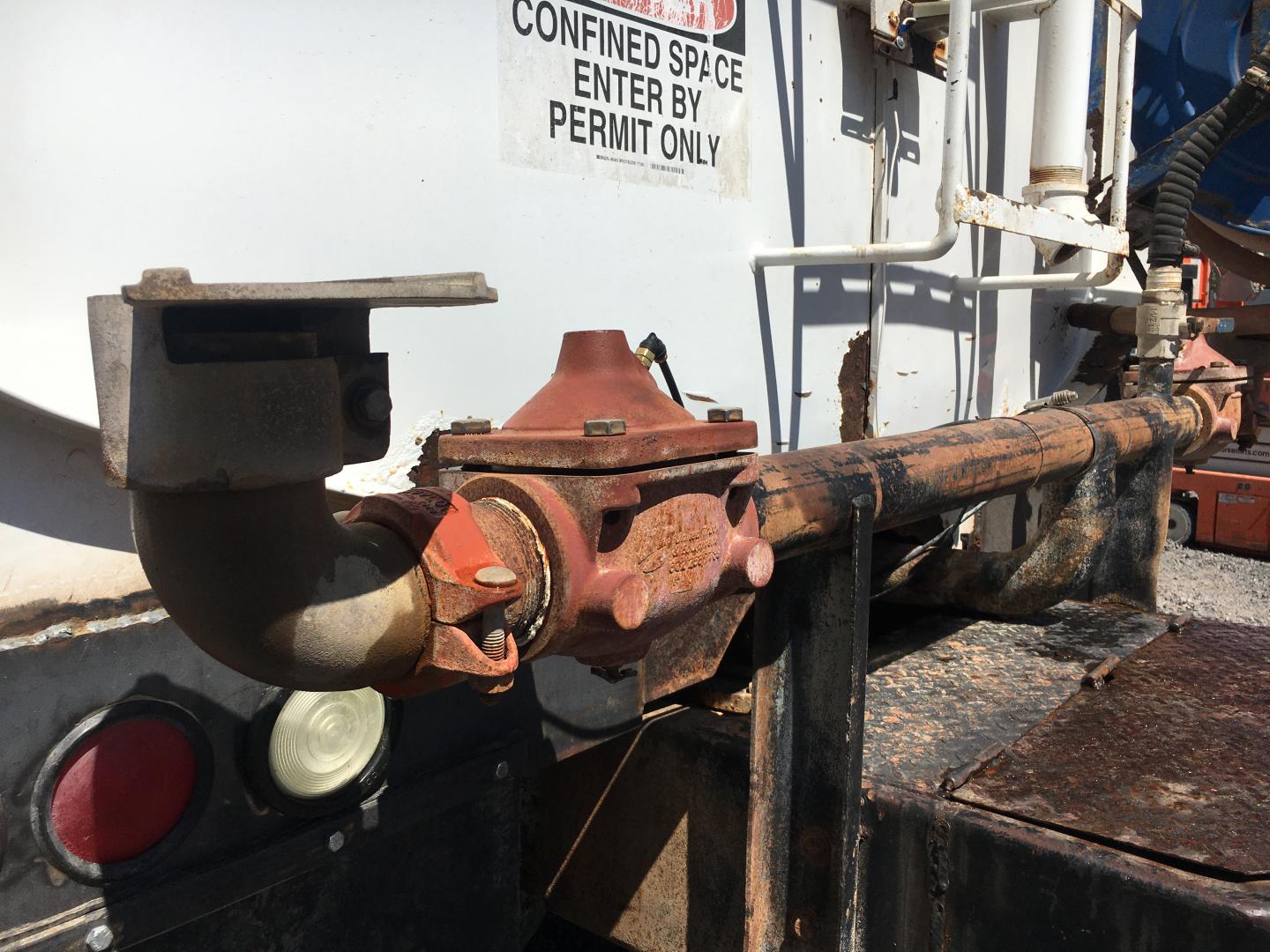 ./imagenes/INVOICE/2019/14665/PIPA PARA AGUA KENWORTH W900 (13).JPG